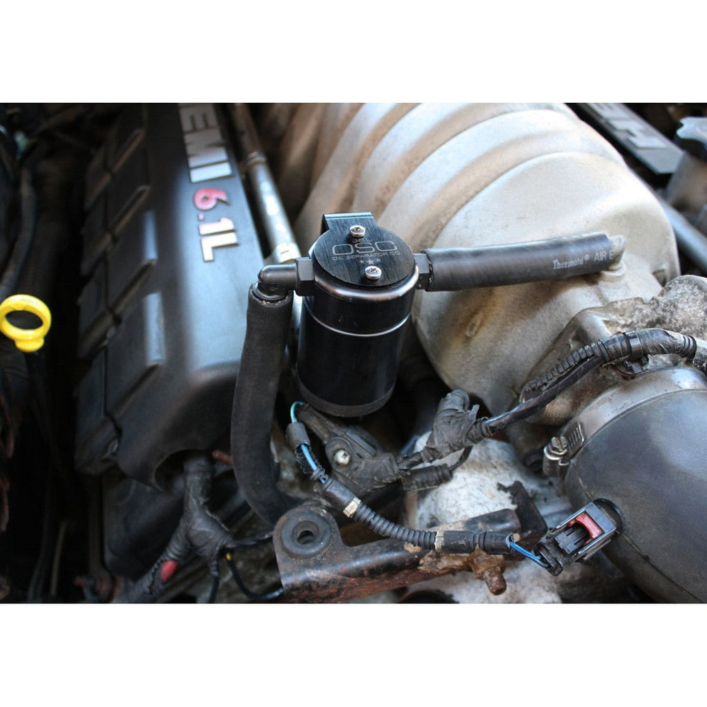 J&L OSC 3.0 OIL SEPERATOR RH SIDE - BLACK (2005-2010 6.1L HEMI SRT8 JEEP & CHRYSLER 300))