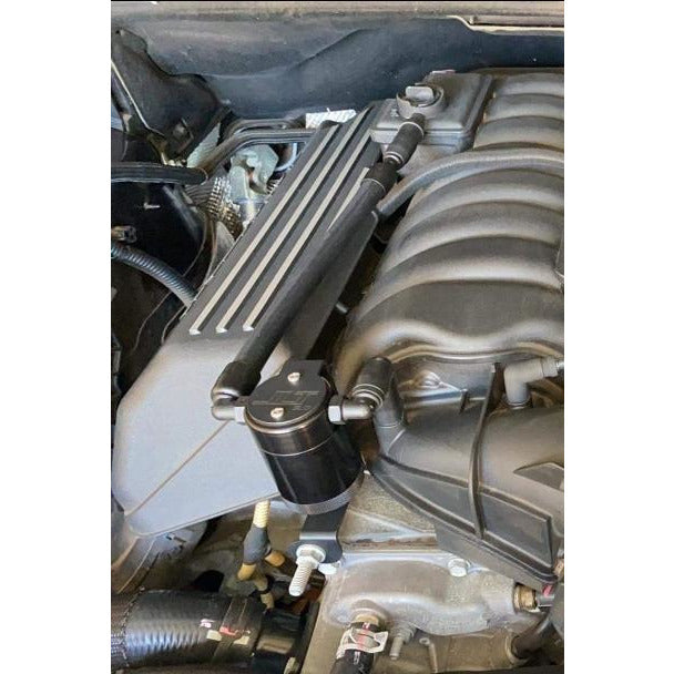 J&L OSC 3.0 OIL SEPARATOR - BLACK (2011 - 2021 6.4 HEMI JEEP GC & CHRYS 300 SRT's)